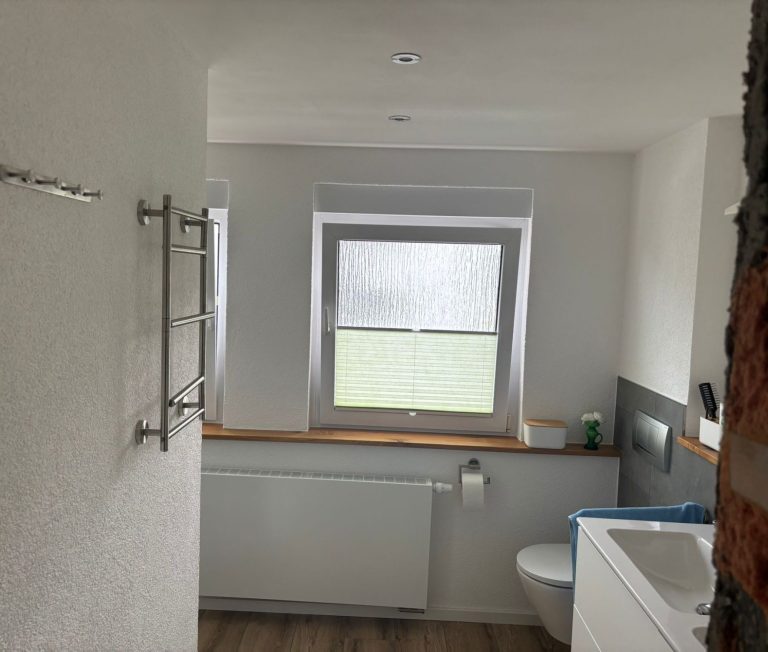 individuelle Lösungen- Designoberflächen individuelle Oberflächengestaltung in einem Badezimmer